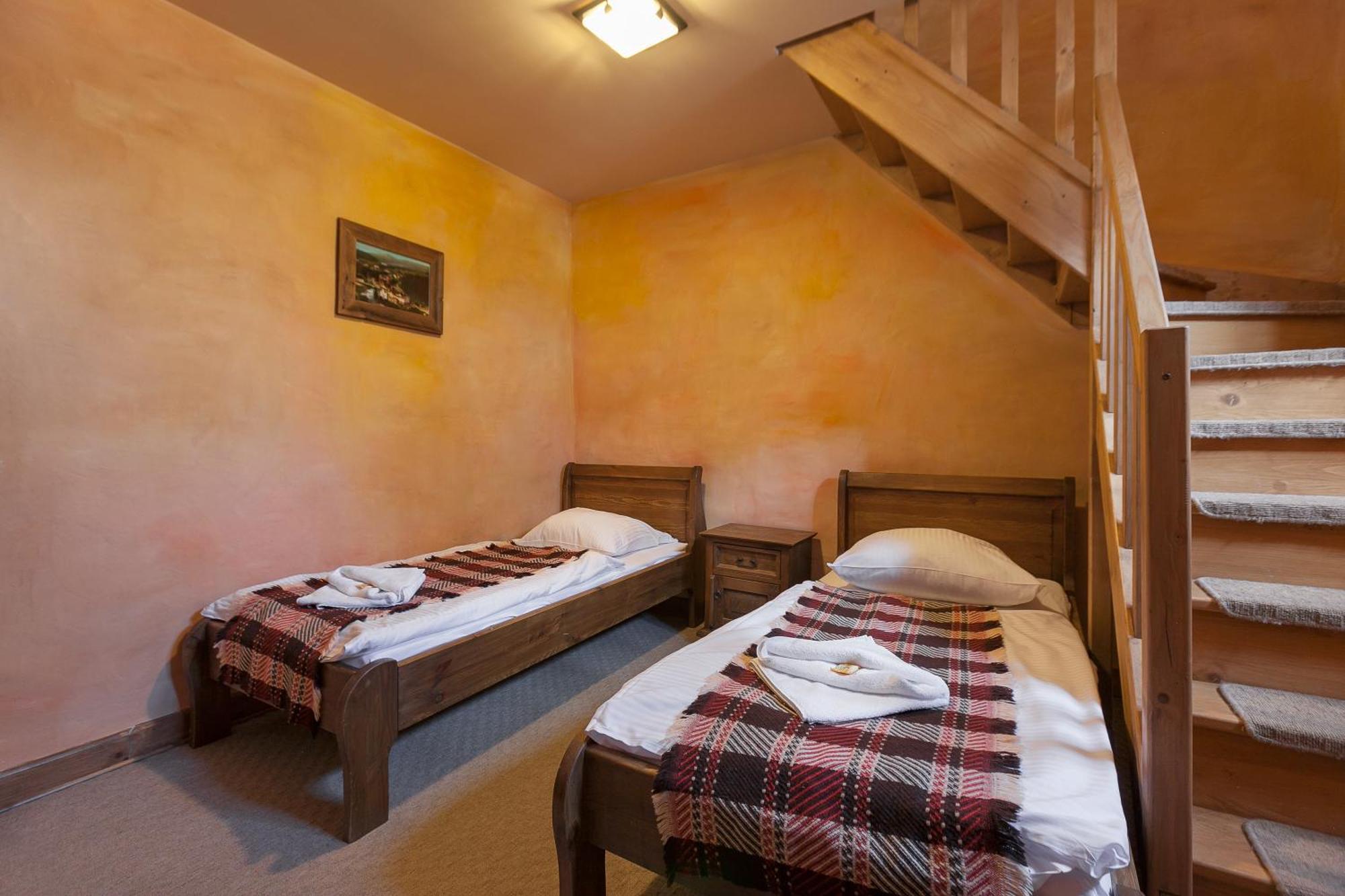 Gosciniec Pod Lipa Bed and Breakfast Szklarska Poręba Rum bild